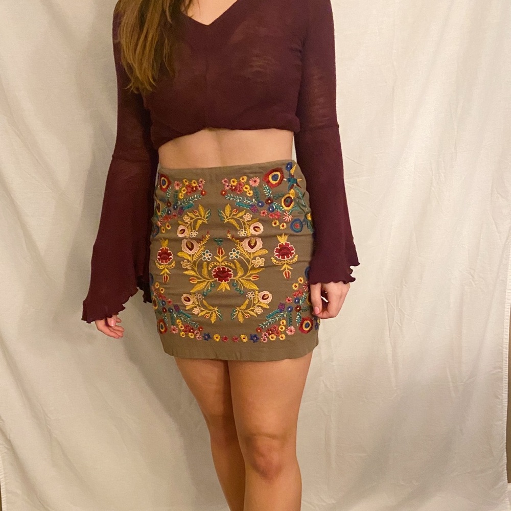 Embroidered mini skirt
